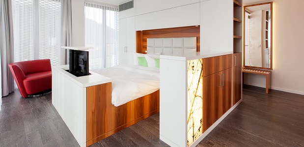 The “wellfit-suite” is the perfect hotel room for the modern businesswoman.