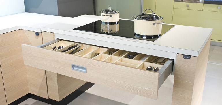 The integrated drawer can be pulled out to both sides